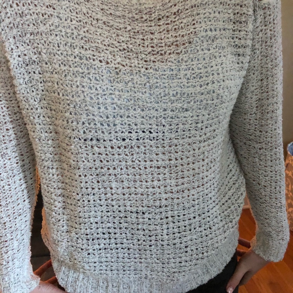 Sweater size Large. - Picture 2 of 4